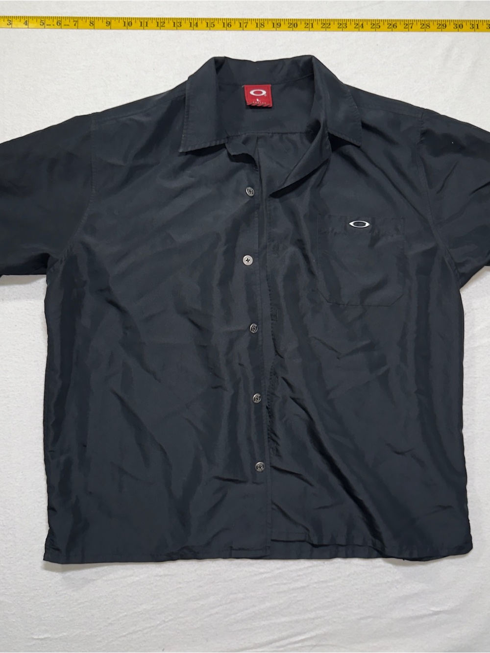 Oakley software silver pendent Men's Short Sleeve Button-Up Shirt - Black